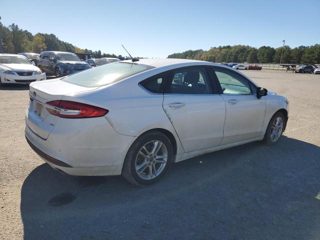 Photo 2 VIN: 3FA6P0H71JR171063 - FORD FUSION SE 