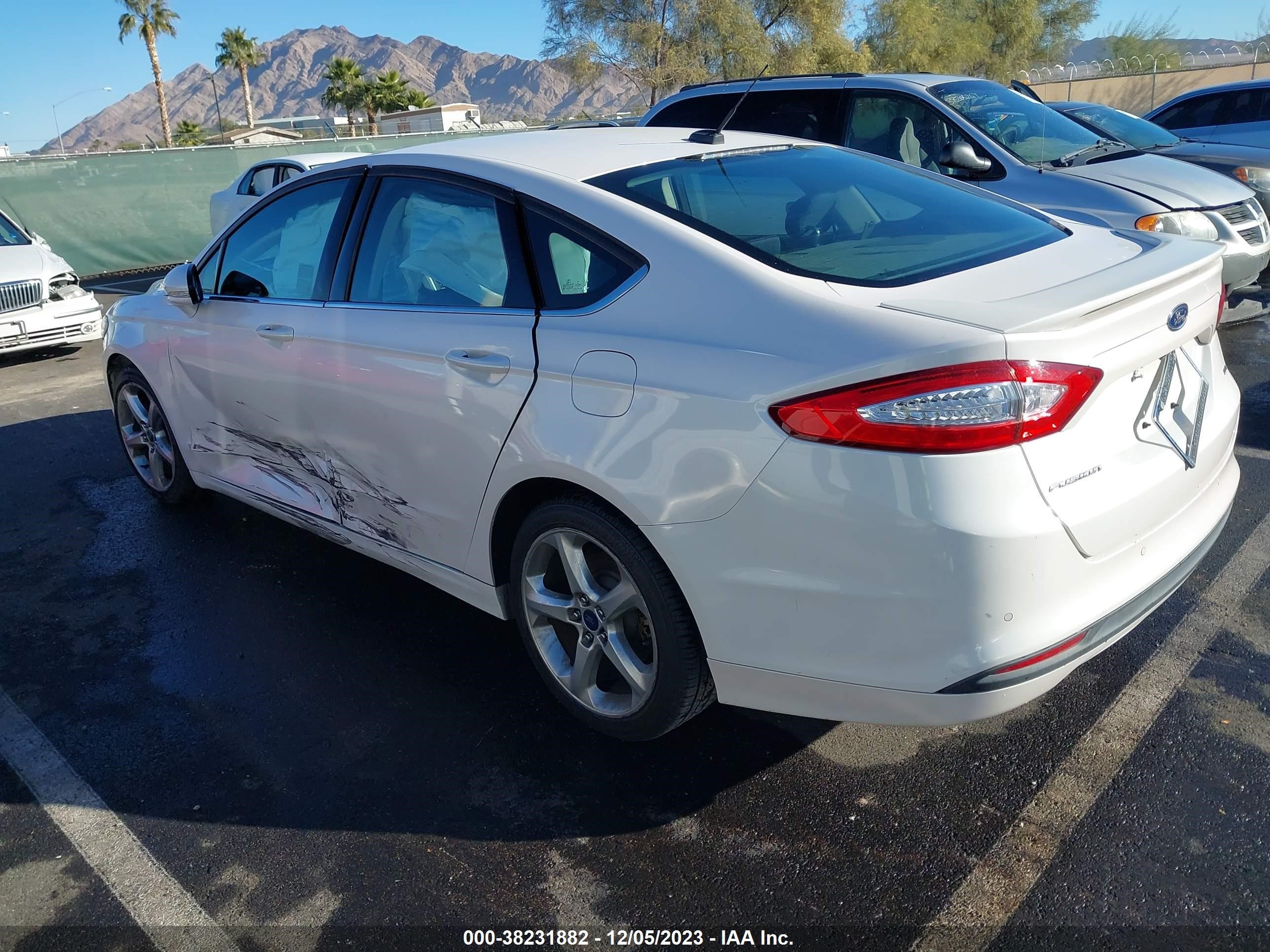 Photo 2 VIN: 3FA6P0H72GR384726 - FORD FUSION SE 