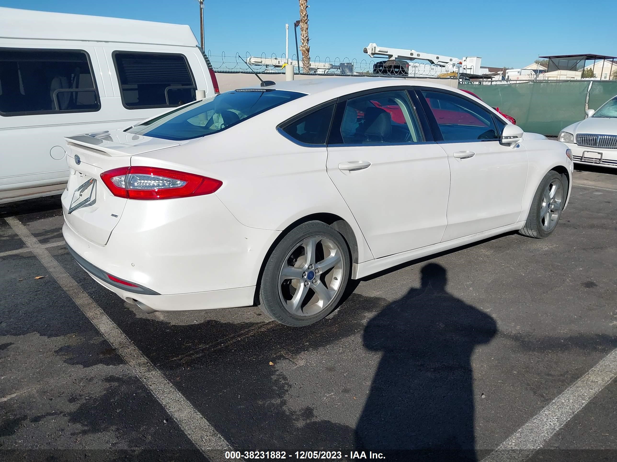 Photo 3 VIN: 3FA6P0H72GR384726 - FORD FUSION SE 