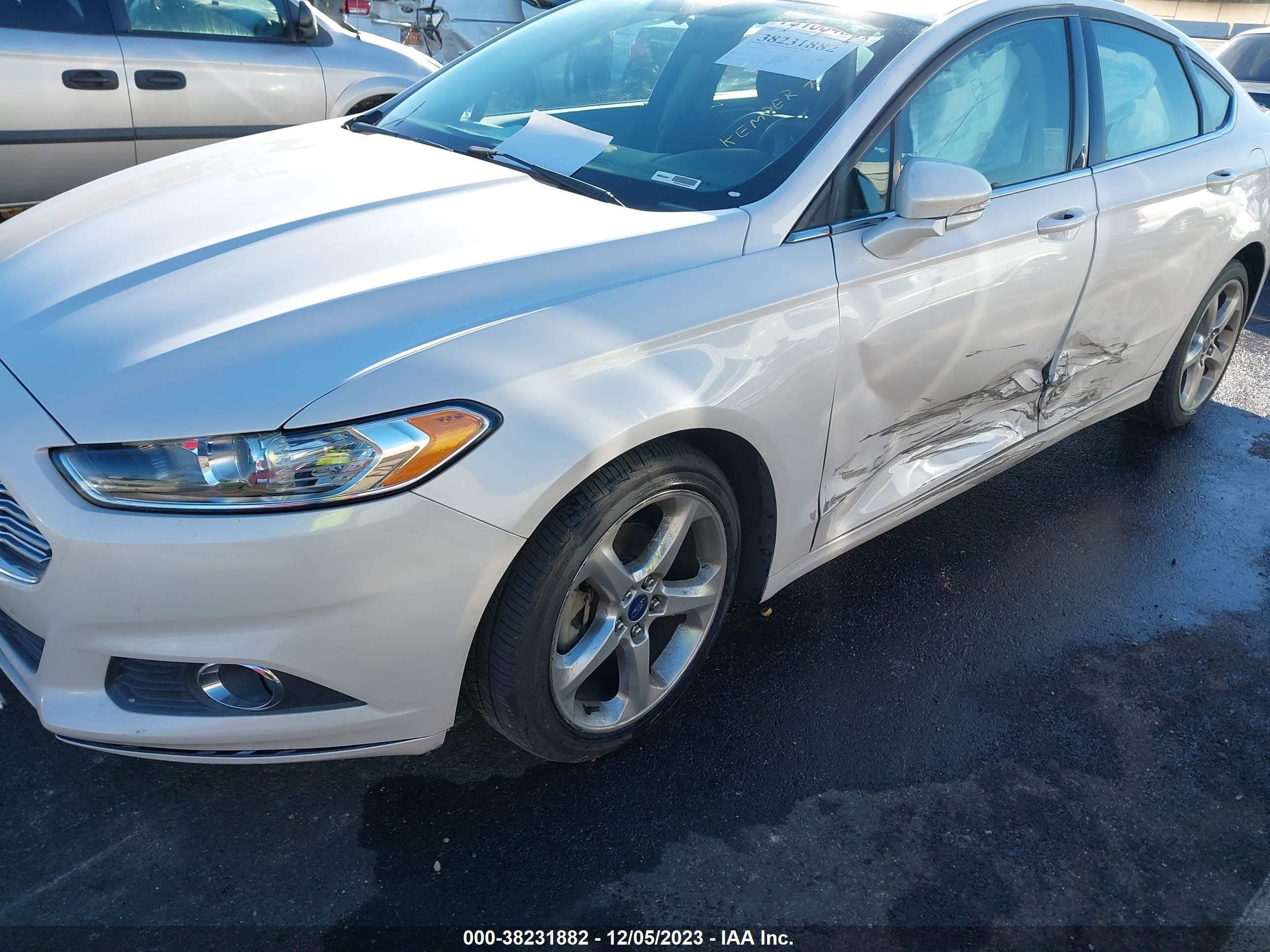 Photo 5 VIN: 3FA6P0H72GR384726 - FORD FUSION SE 