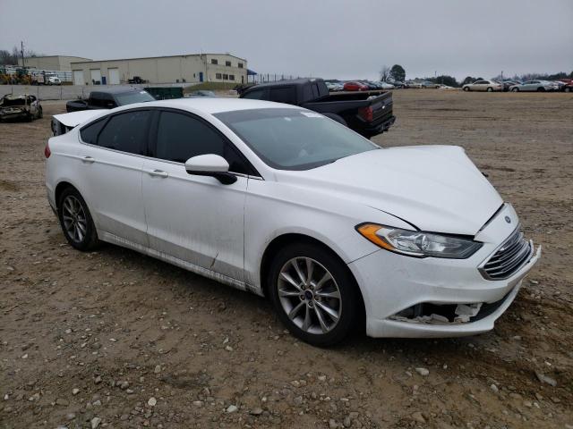 Photo 3 VIN: 3FA6P0H72HR137577 - FORD FUSION SE 