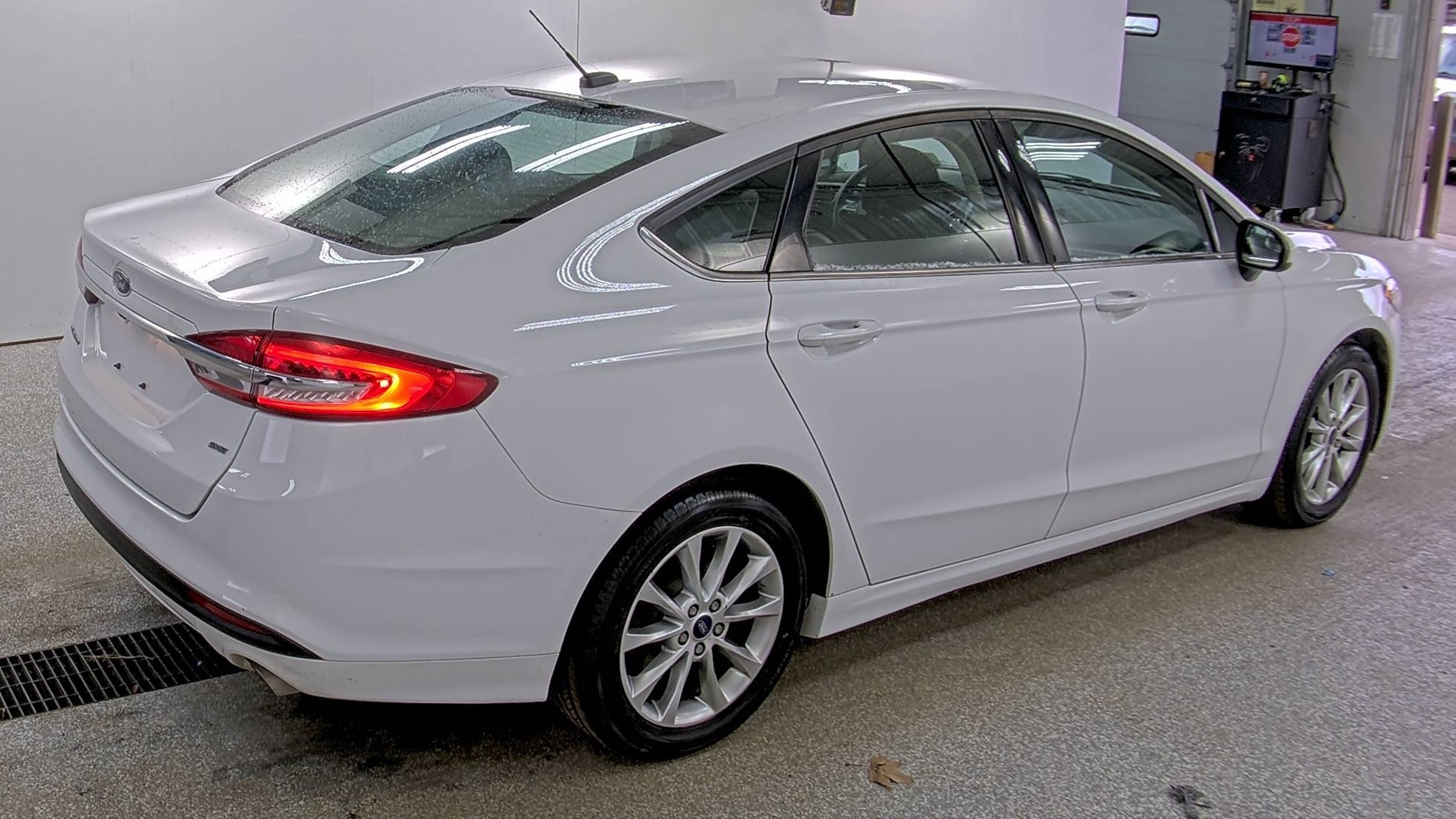 Photo 17 VIN: 3FA6P0H72HR151494 - FORD FUSION 