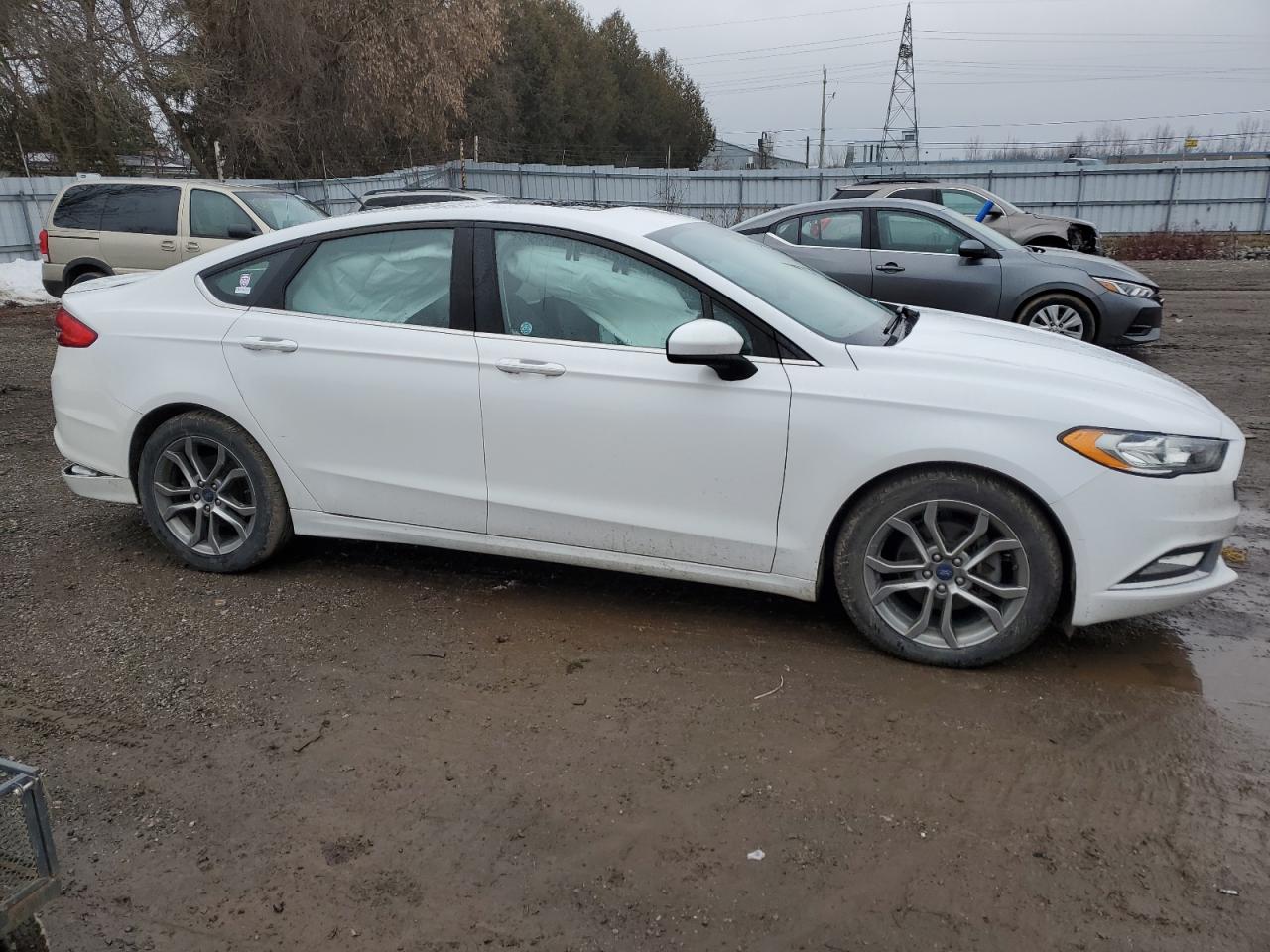 Photo 3 VIN: 3FA6P0H72HR239137 - FORD FUSION 