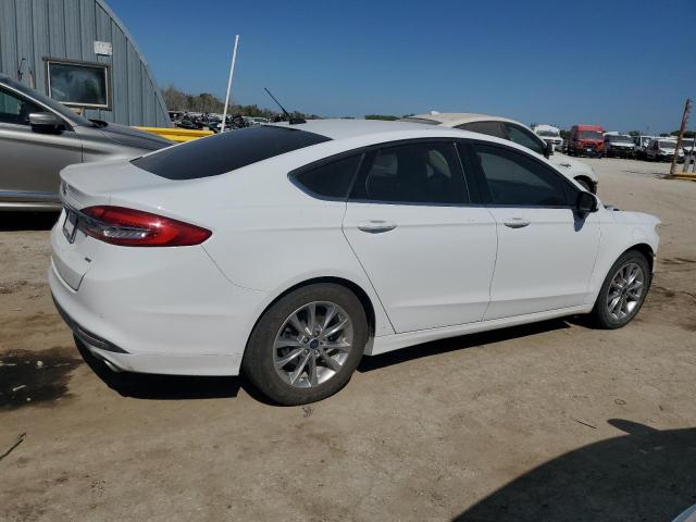 Photo 2 VIN: 3FA6P0H72HR356006 - FORD FUSION SE 