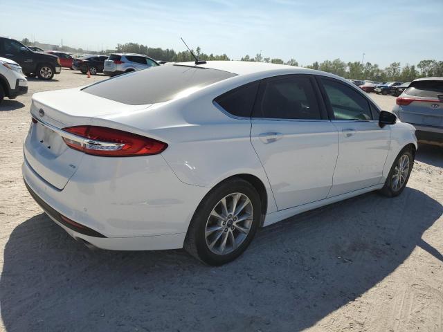 Photo 2 VIN: 3FA6P0H72HR413448 - FORD FUSION SE 