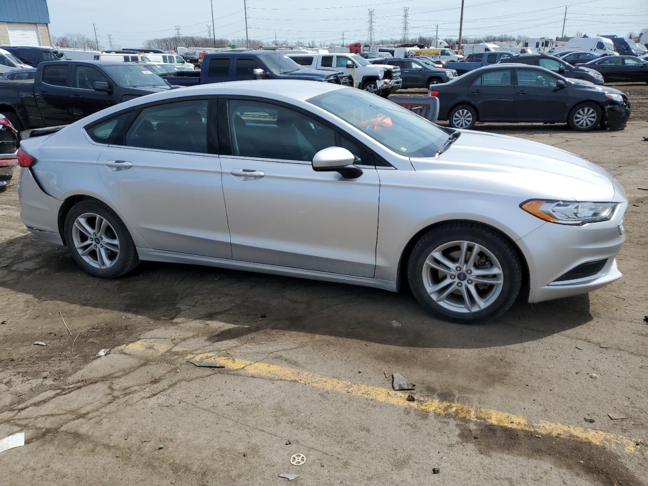 Photo 3 VIN: 3FA6P0H72JR114242 - FORD FUSION 