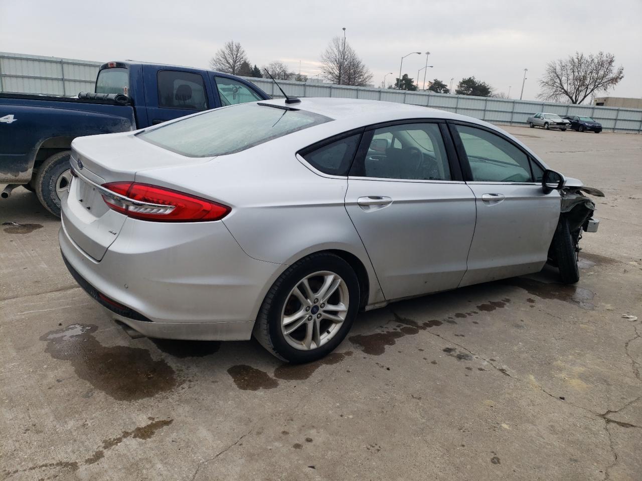 Photo 2 VIN: 3FA6P0H72JR146060 - FORD FUSION 