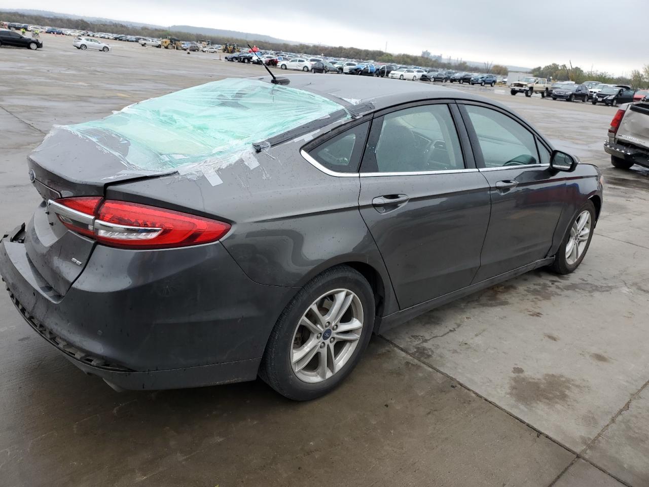 Photo 2 VIN: 3FA6P0H72JR182248 - FORD FUSION 