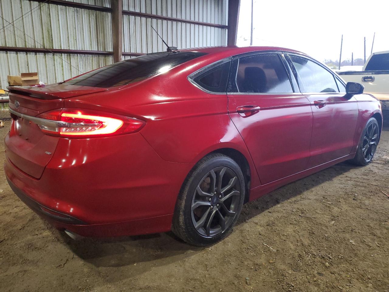 Photo 2 VIN: 3FA6P0H72JR225311 - FORD FUSION 