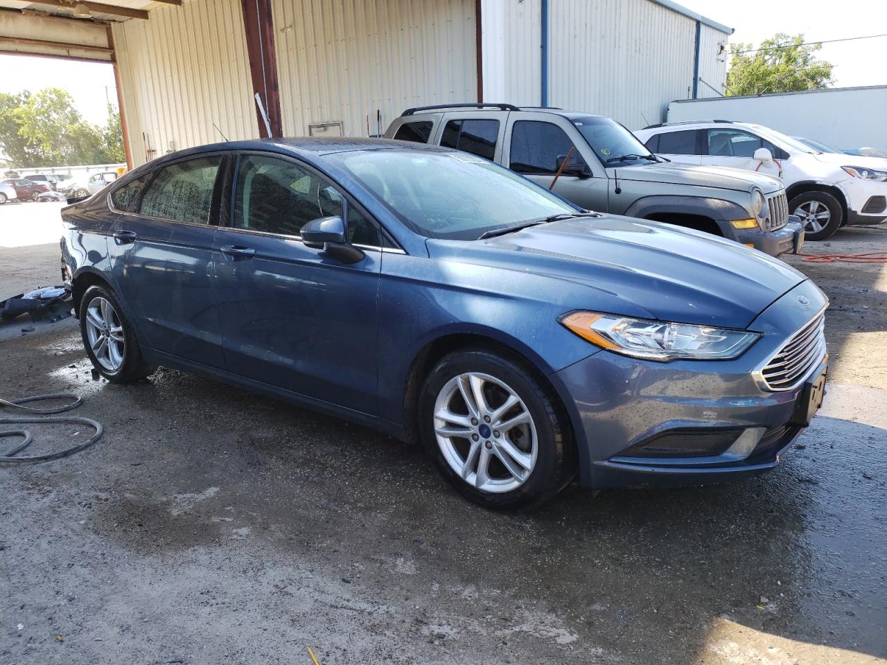 Photo 3 VIN: 3FA6P0H72JR262908 - FORD FUSION 