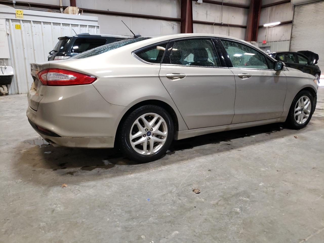 Photo 2 VIN: 3FA6P0H73FR182685 - FORD FUSION 