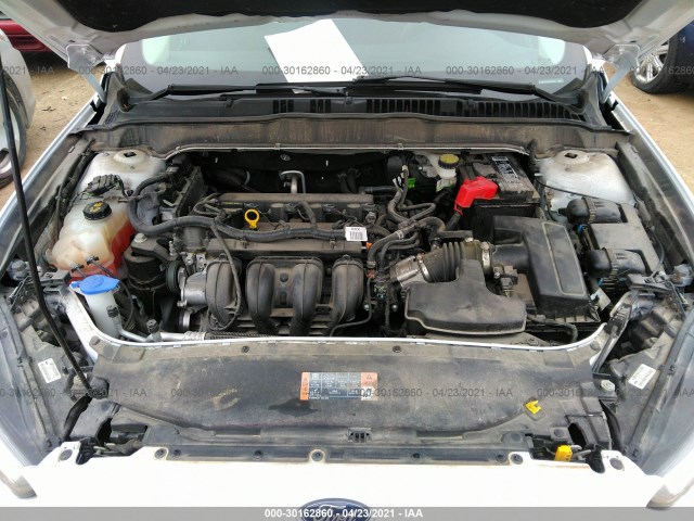 Photo 9 VIN: 3FA6P0H73GR125291 - FORD FUSION 