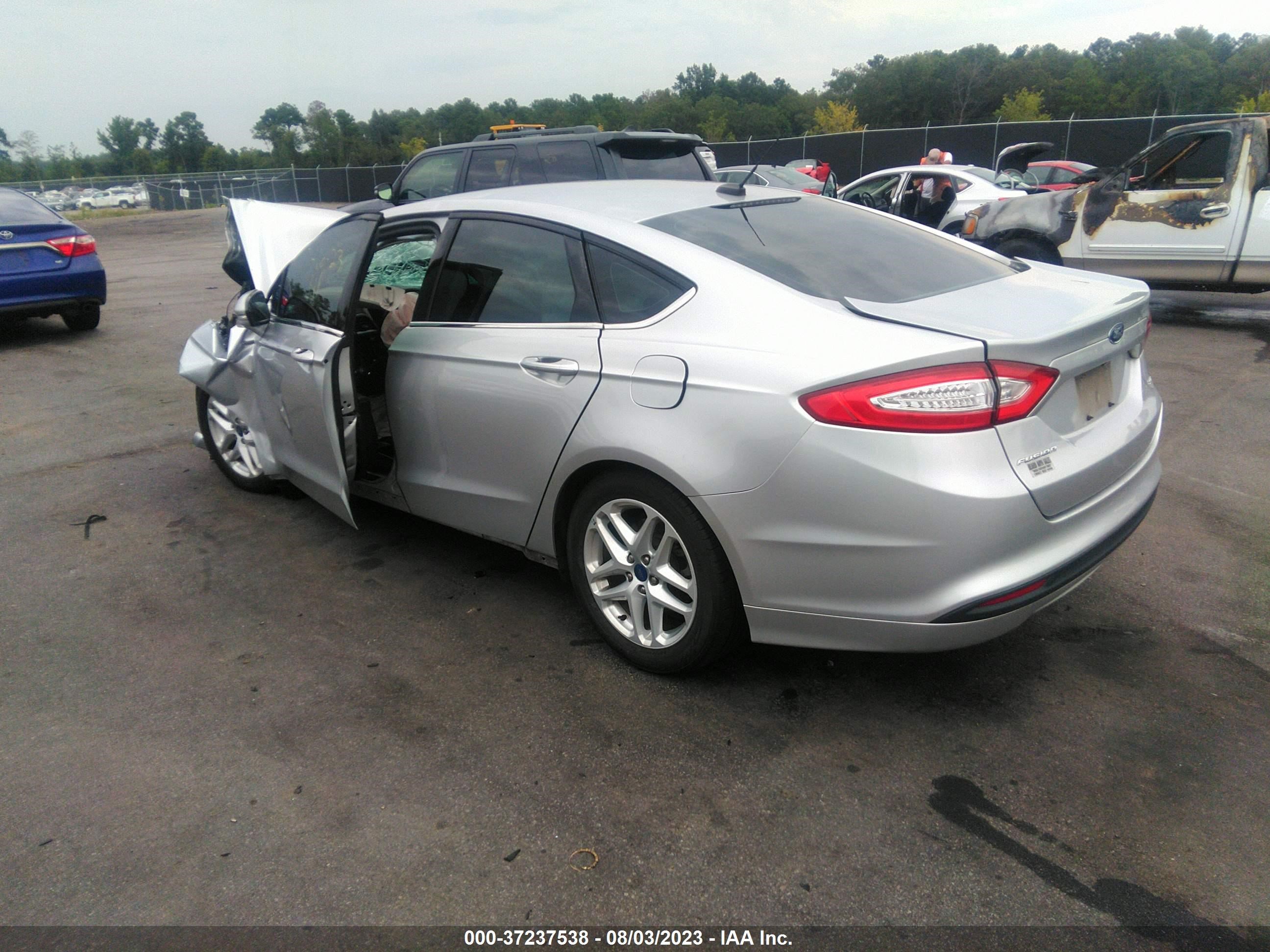 Photo 2 VIN: 3FA6P0H73GR175799 - FORD FUSION 