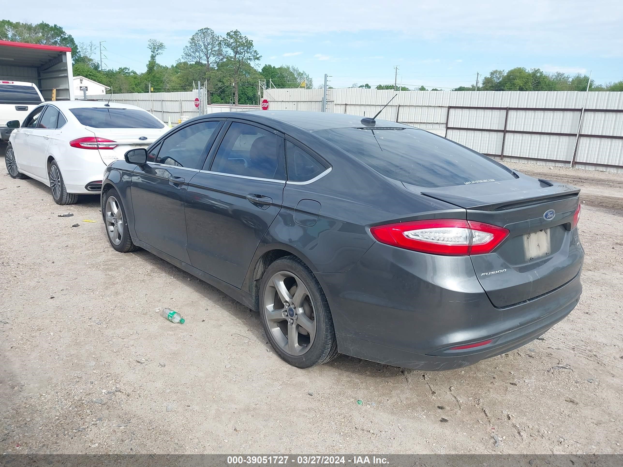 Photo 2 VIN: 3FA6P0H74GR249375 - FORD FUSION 