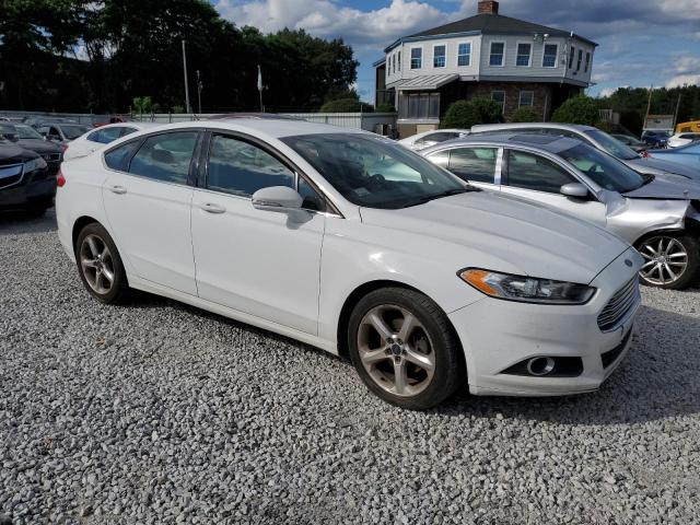 Photo 3 VIN: 3FA6P0H75GR159961 - FORD FUSION SE 