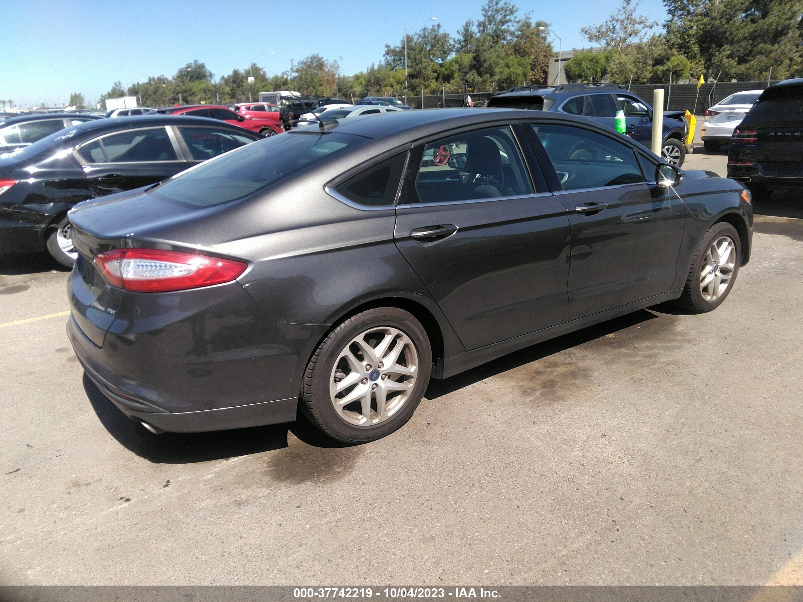 Photo 3 VIN: 3FA6P0H75GR281638 - FORD FUSION 