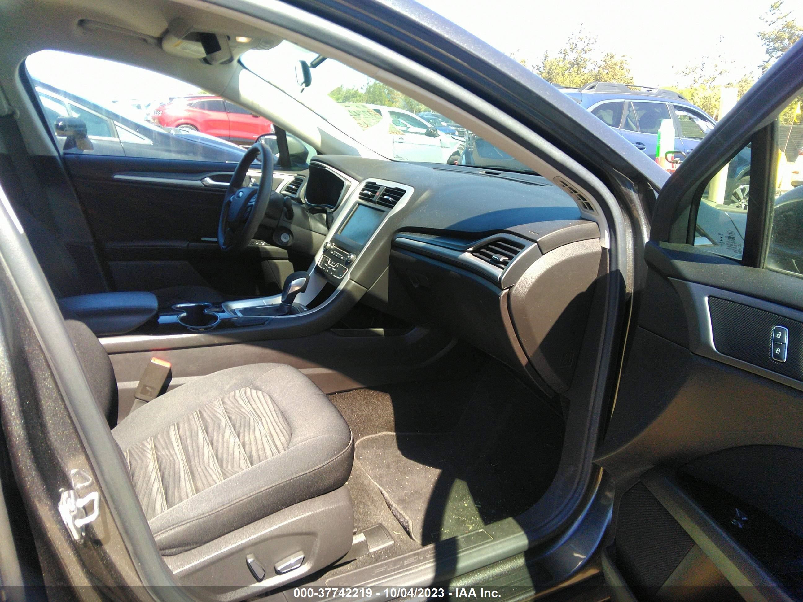 Photo 4 VIN: 3FA6P0H75GR281638 - FORD FUSION 