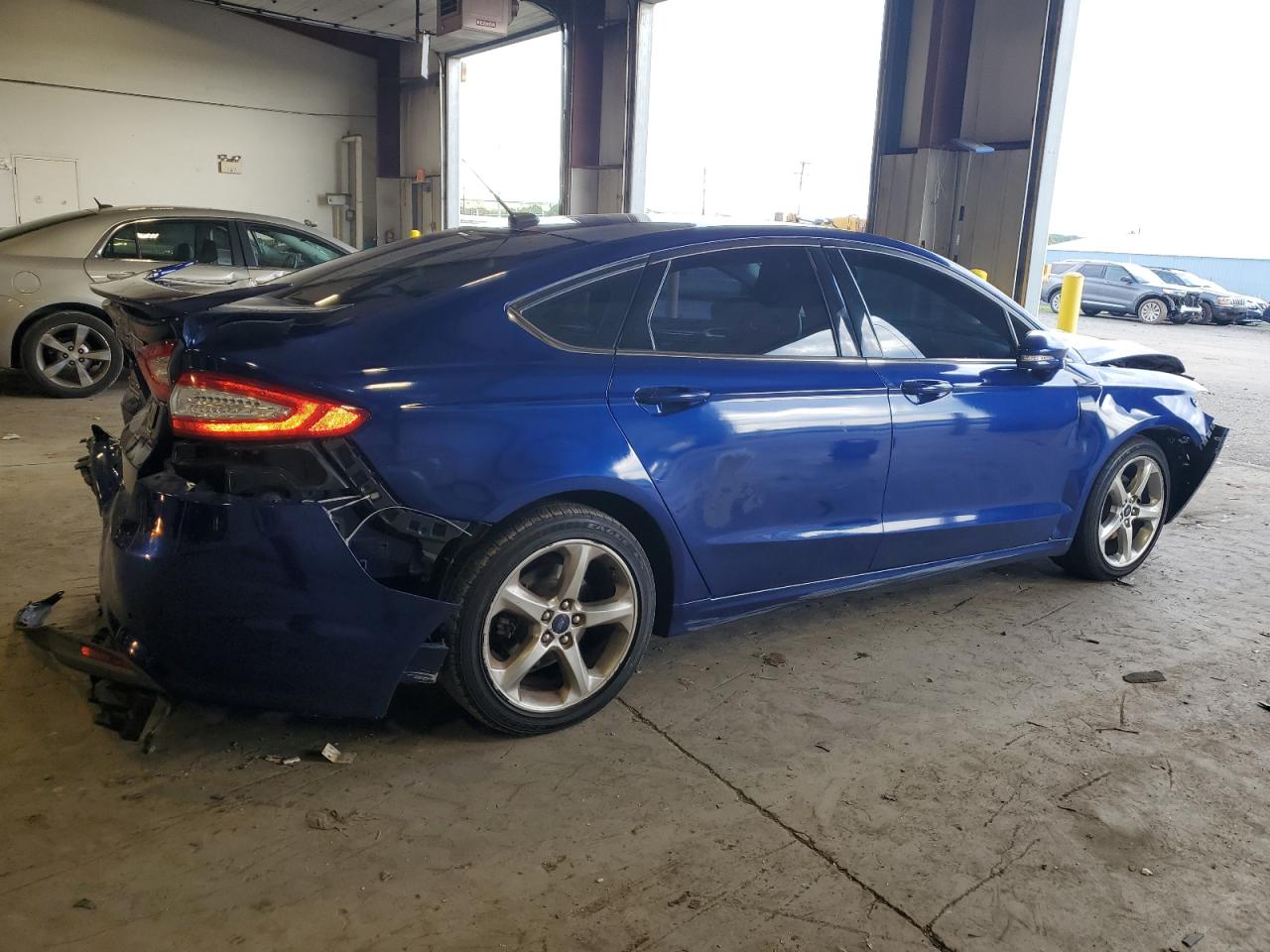 Photo 2 VIN: 3FA6P0H75GR393856 - FORD FUSION 