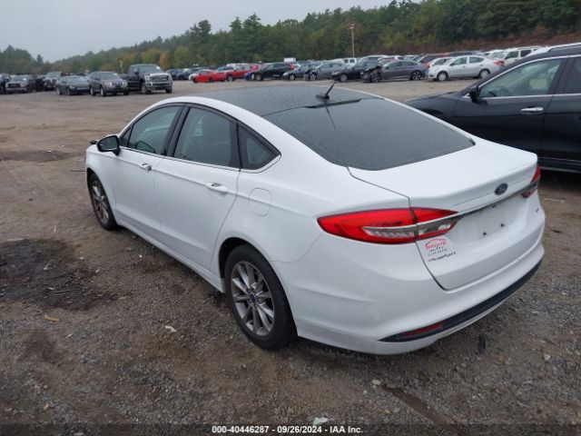 Photo 2 VIN: 3FA6P0H75HR318219 - FORD FUSION 