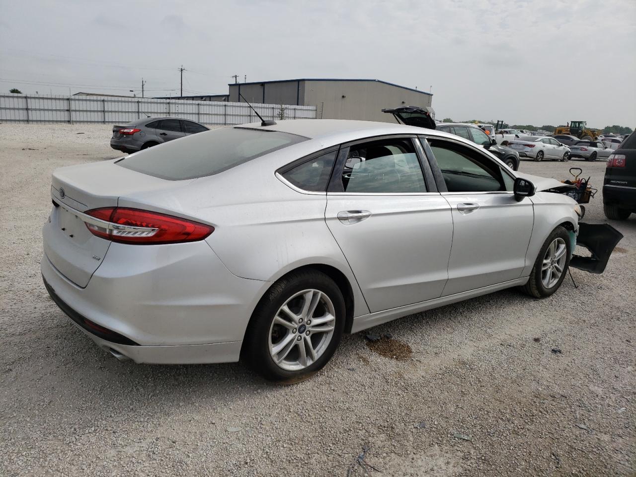 Photo 2 VIN: 3FA6P0H75JR277838 - FORD FUSION 