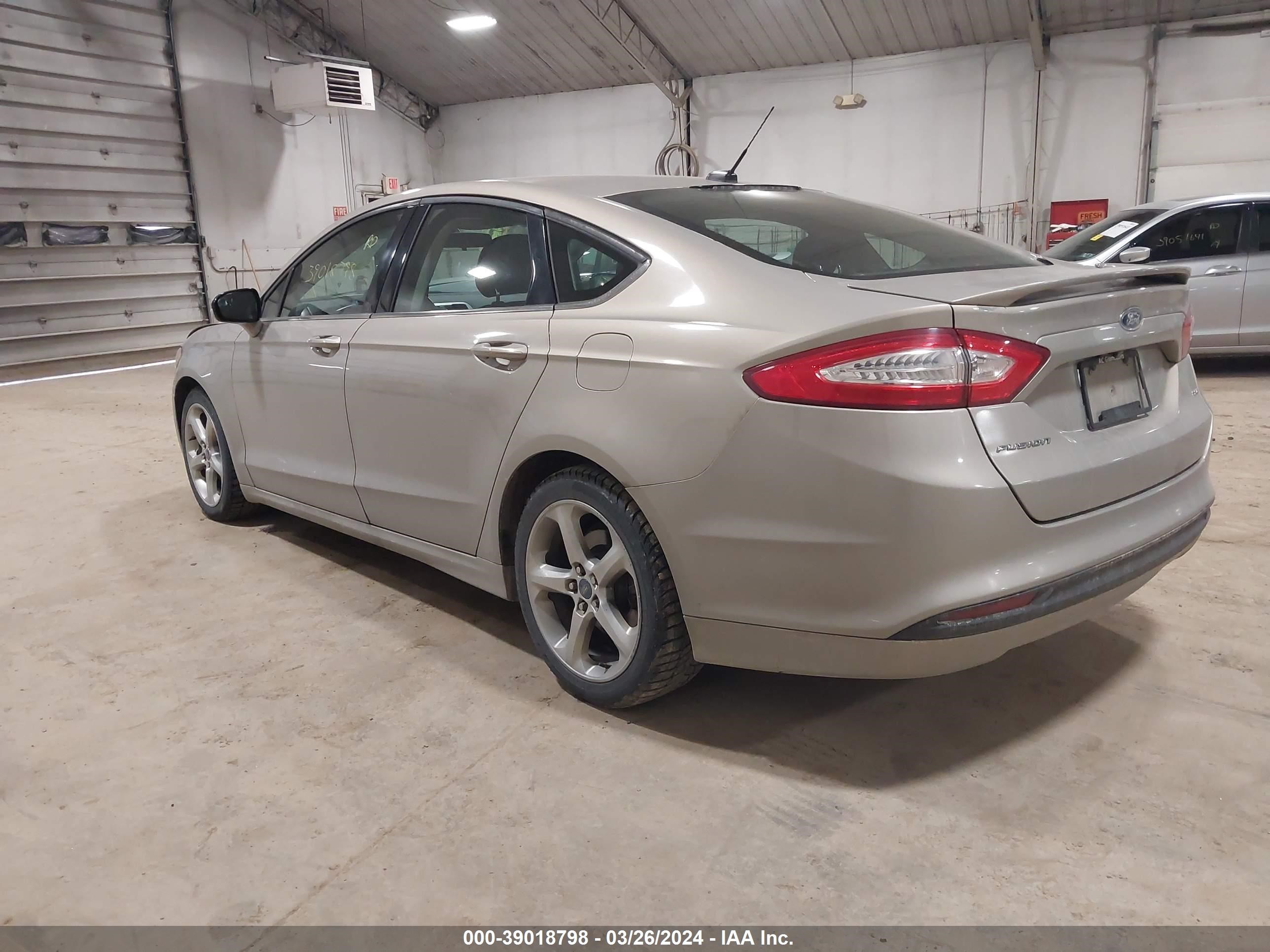 Photo 2 VIN: 3FA6P0H76FR132847 - FORD FUSION 