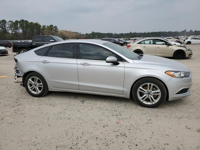 Photo 3 VIN: 3FA6P0H76JR129519 - FORD FUSION SE 