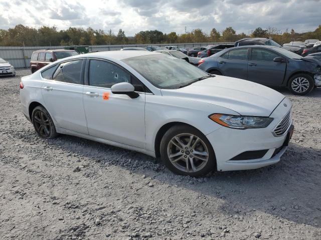 Photo 3 VIN: 3FA6P0H76JR227093 - FORD FUSION SE 