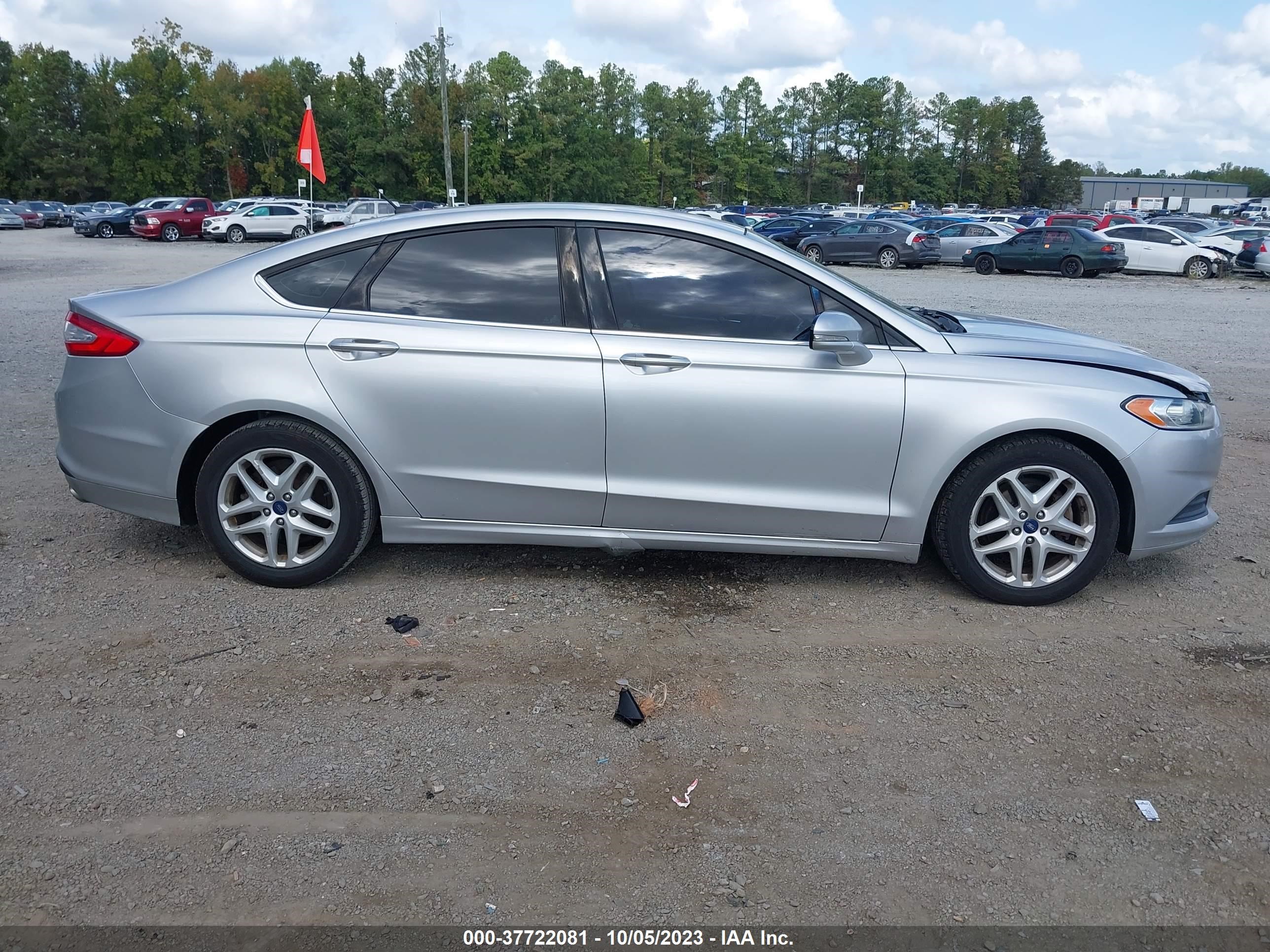 Photo 12 VIN: 3FA6P0H77FR130296 - FORD FUSION 