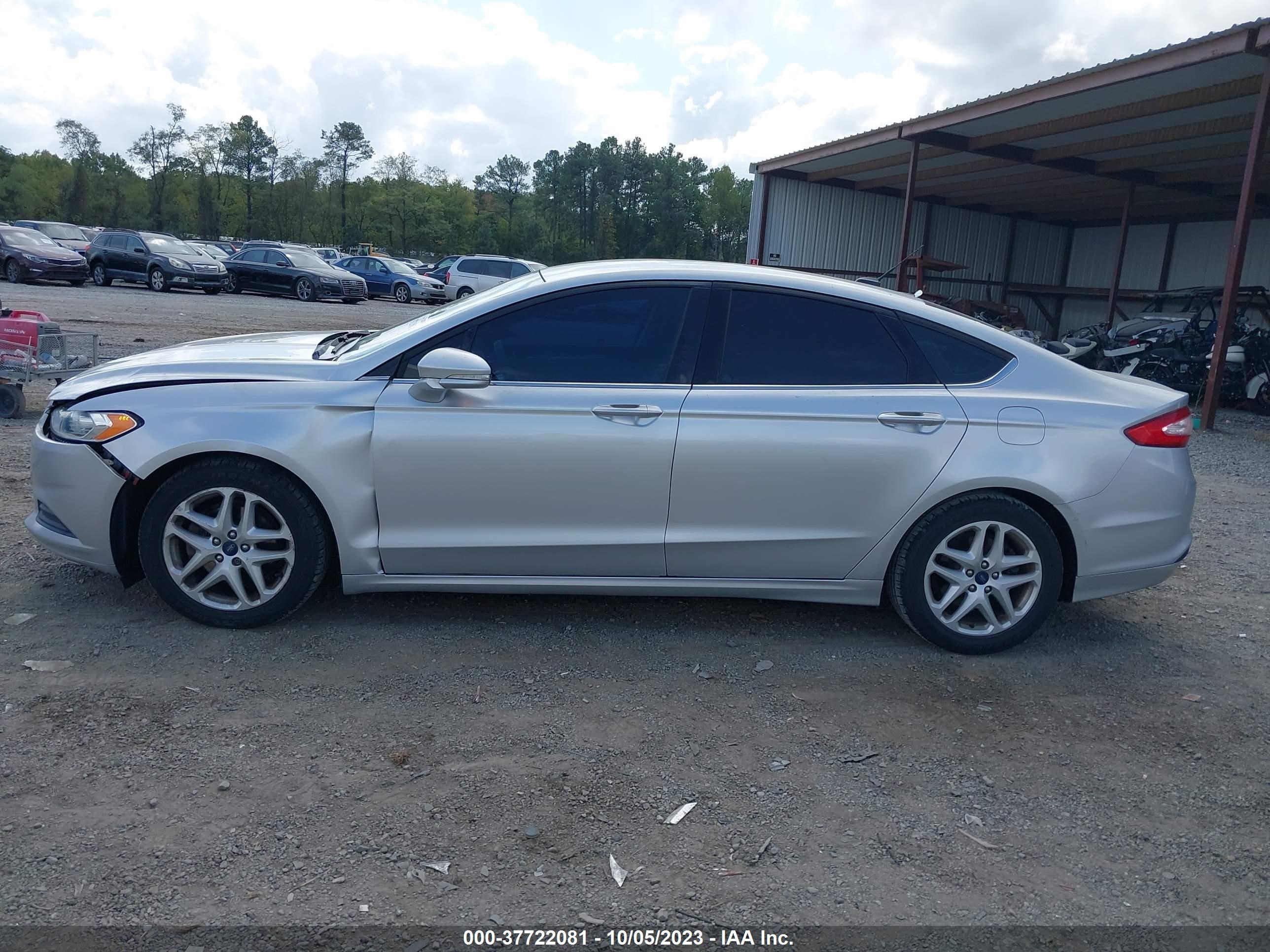 Photo 13 VIN: 3FA6P0H77FR130296 - FORD FUSION 