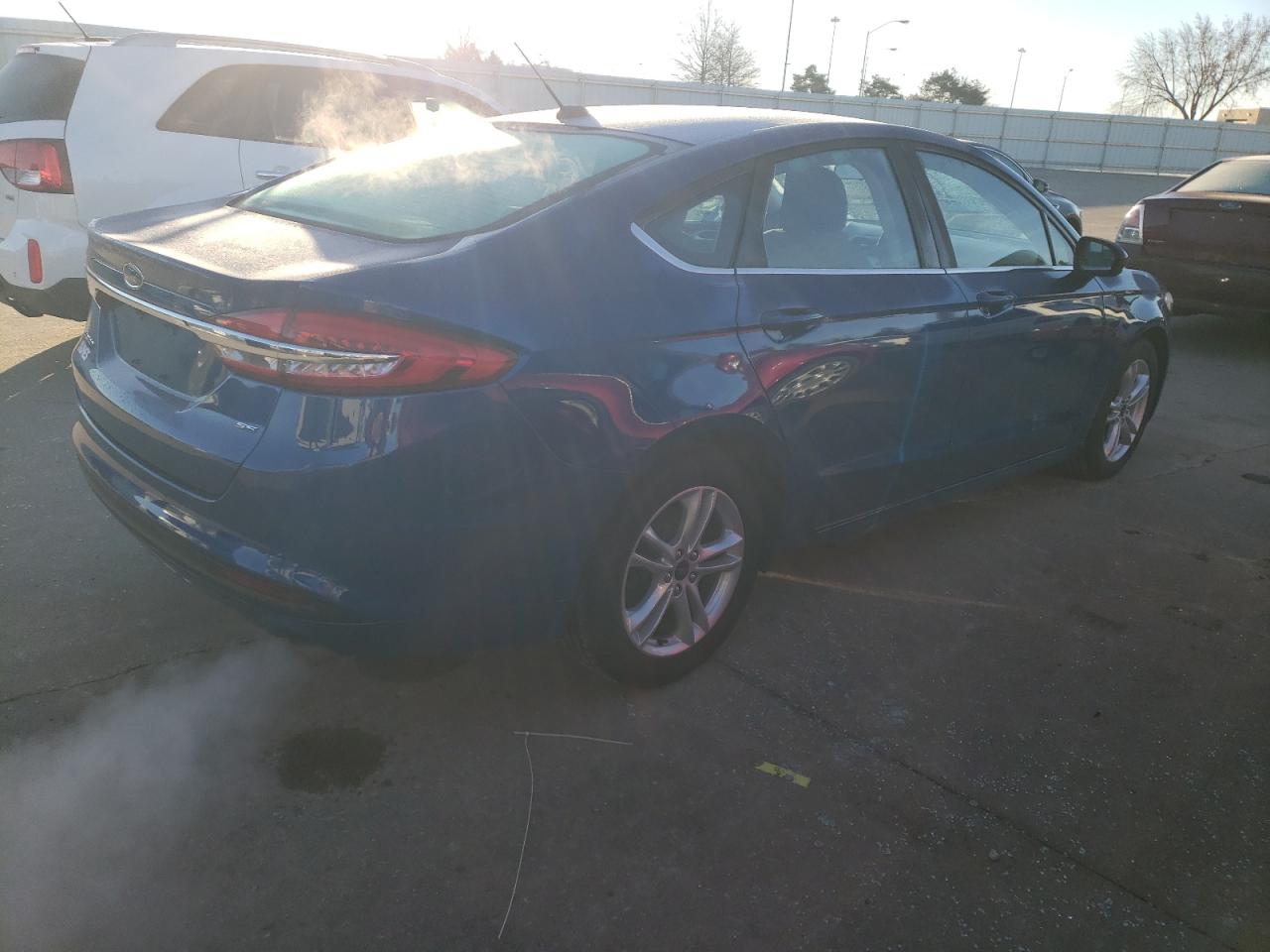 Photo 2 VIN: 3FA6P0H77JR108033 - FORD FUSION 