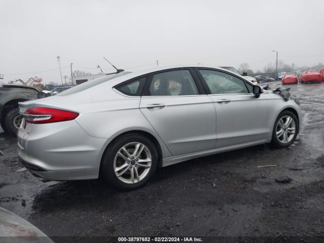 Photo 3 VIN: 3FA6P0H77JR114639 - FORD FUSION 