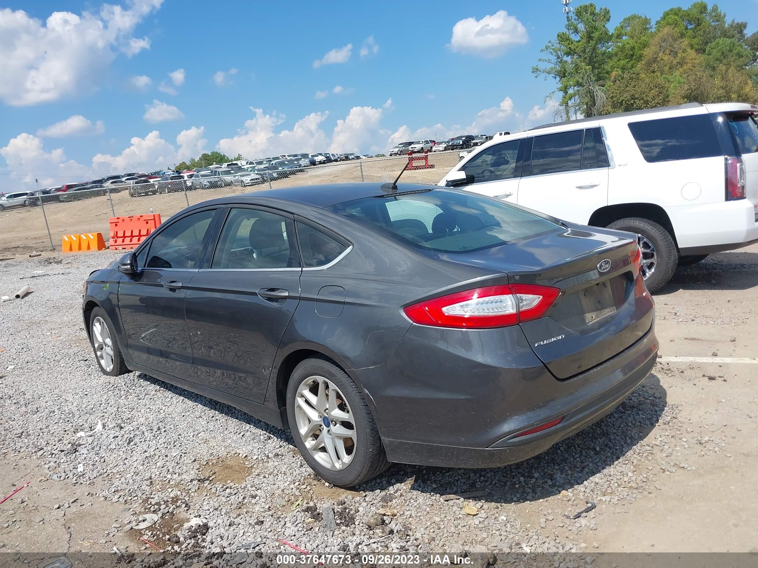 Photo 2 VIN: 3FA6P0H78GR330086 - FORD FUSION 