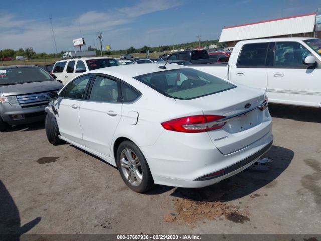 Photo 2 VIN: 3FA6P0H78JR182223 - FORD FUSION 