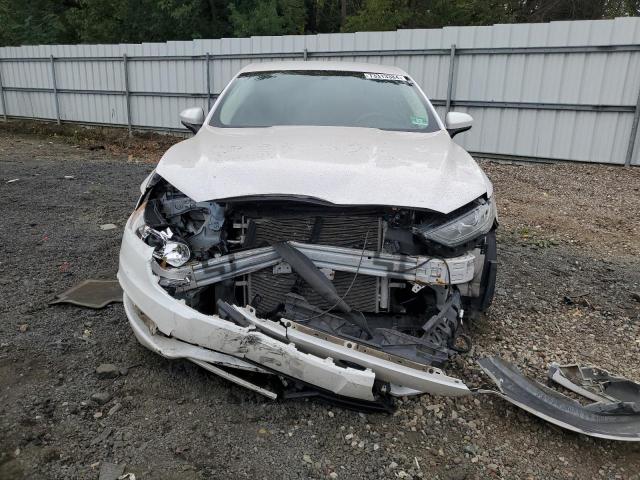 Photo 4 VIN: 3FA6P0H78JR182996 - FORD FUSION SE 