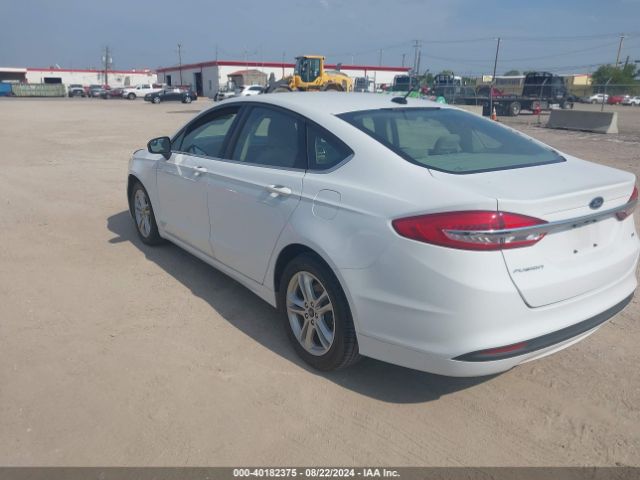 Photo 2 VIN: 3FA6P0H78JR221151 - FORD FUSION 