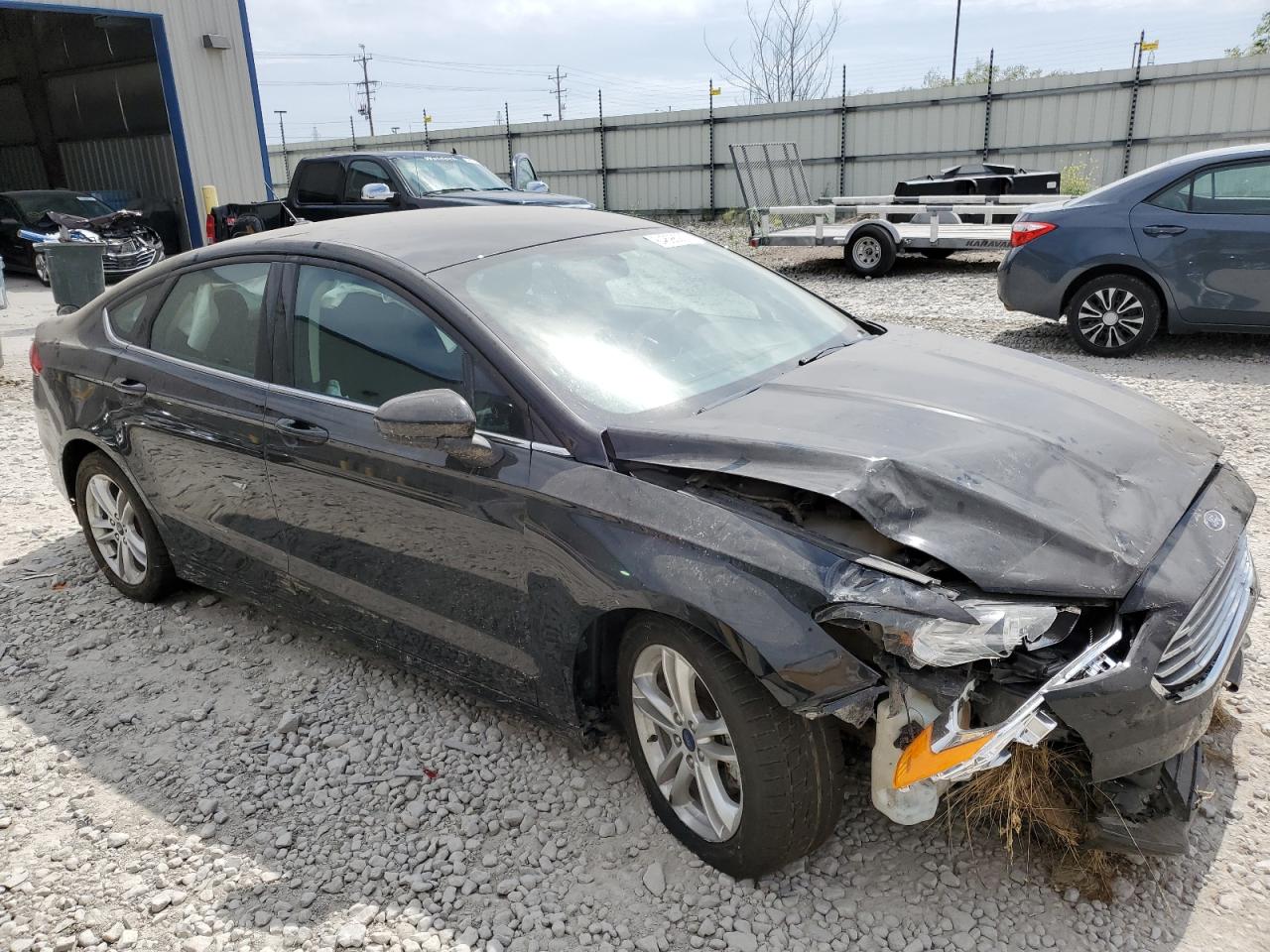 Photo 3 VIN: 3FA6P0H78JR226981 - FORD FUSION 