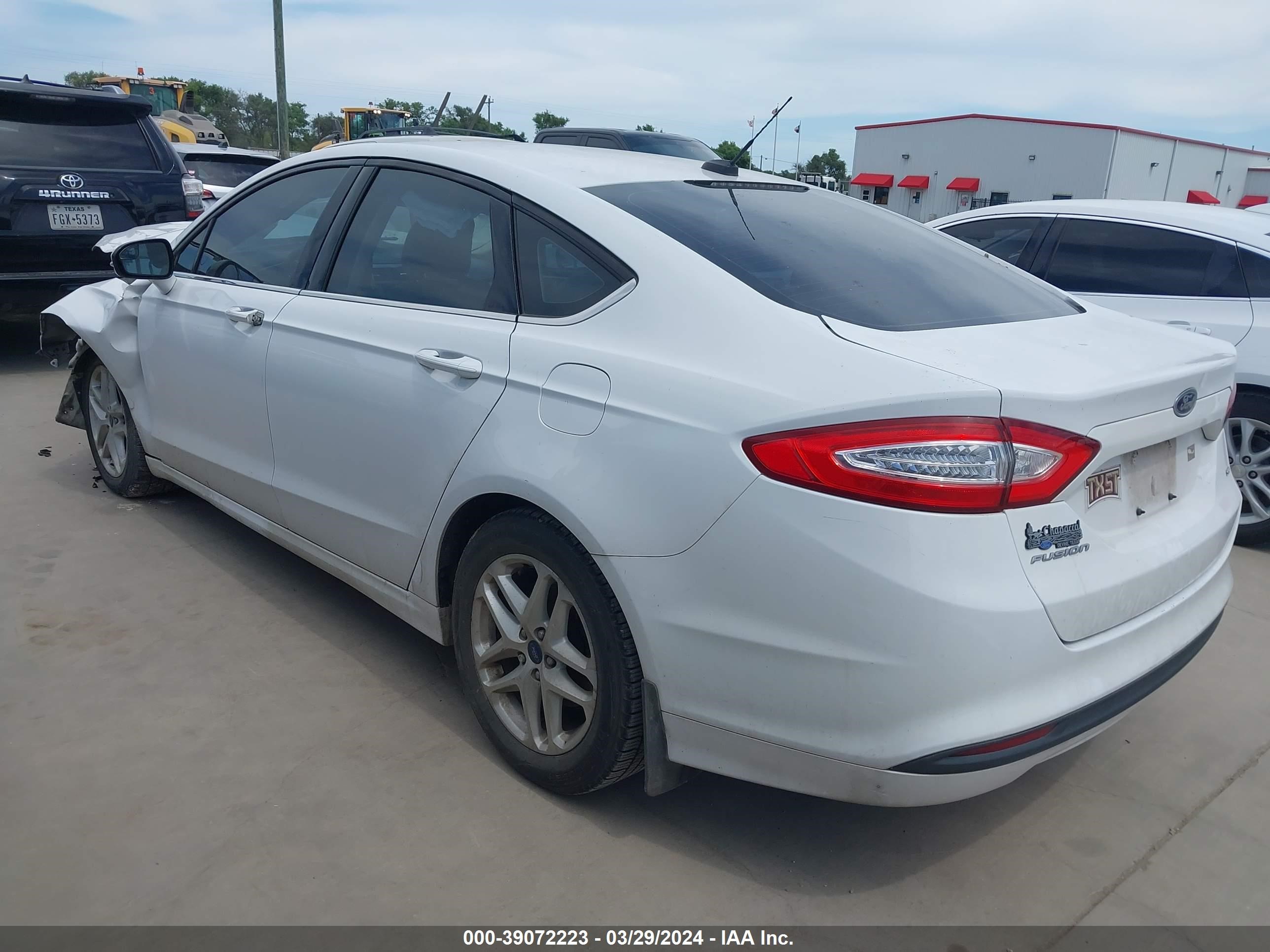 Photo 2 VIN: 3FA6P0H79ER329252 - FORD FUSION 