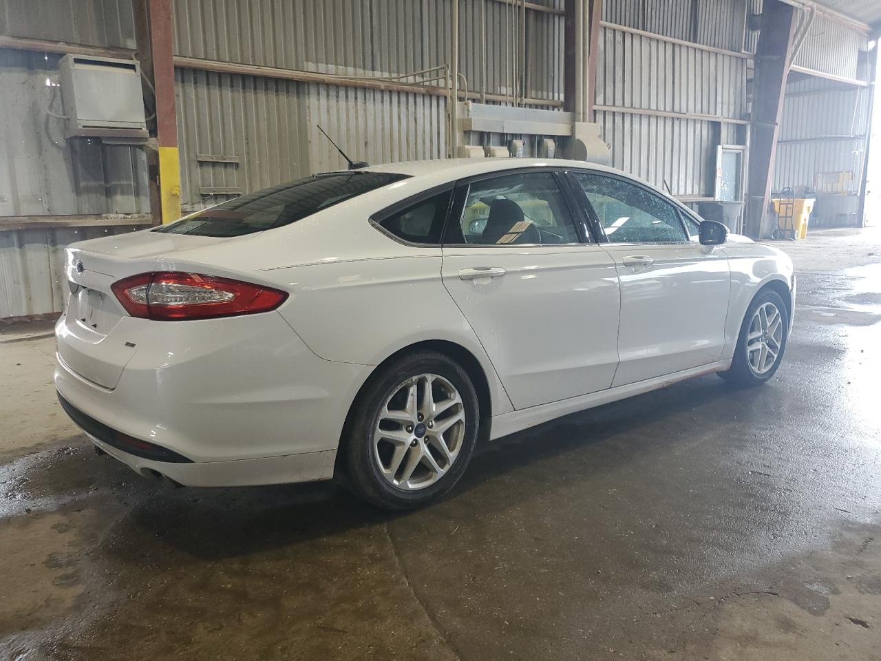 Photo 2 VIN: 3FA6P0H79GR358947 - FORD FUSION 