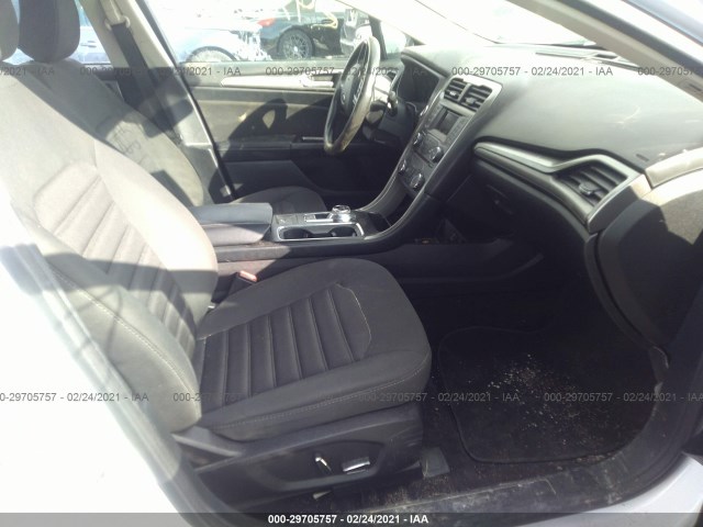 Photo 4 VIN: 3FA6P0H79HR220746 - FORD FUSION 