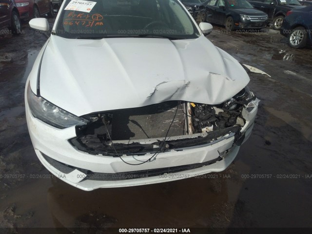 Photo 5 VIN: 3FA6P0H79HR220746 - FORD FUSION 