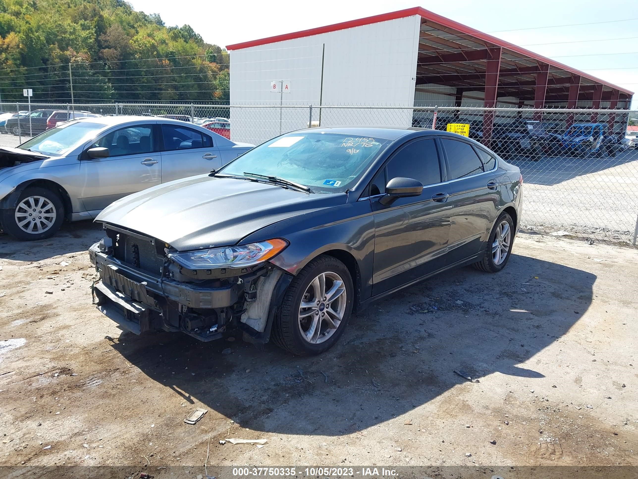 Photo 1 VIN: 3FA6P0H79JR125660 - FORD FUSION 