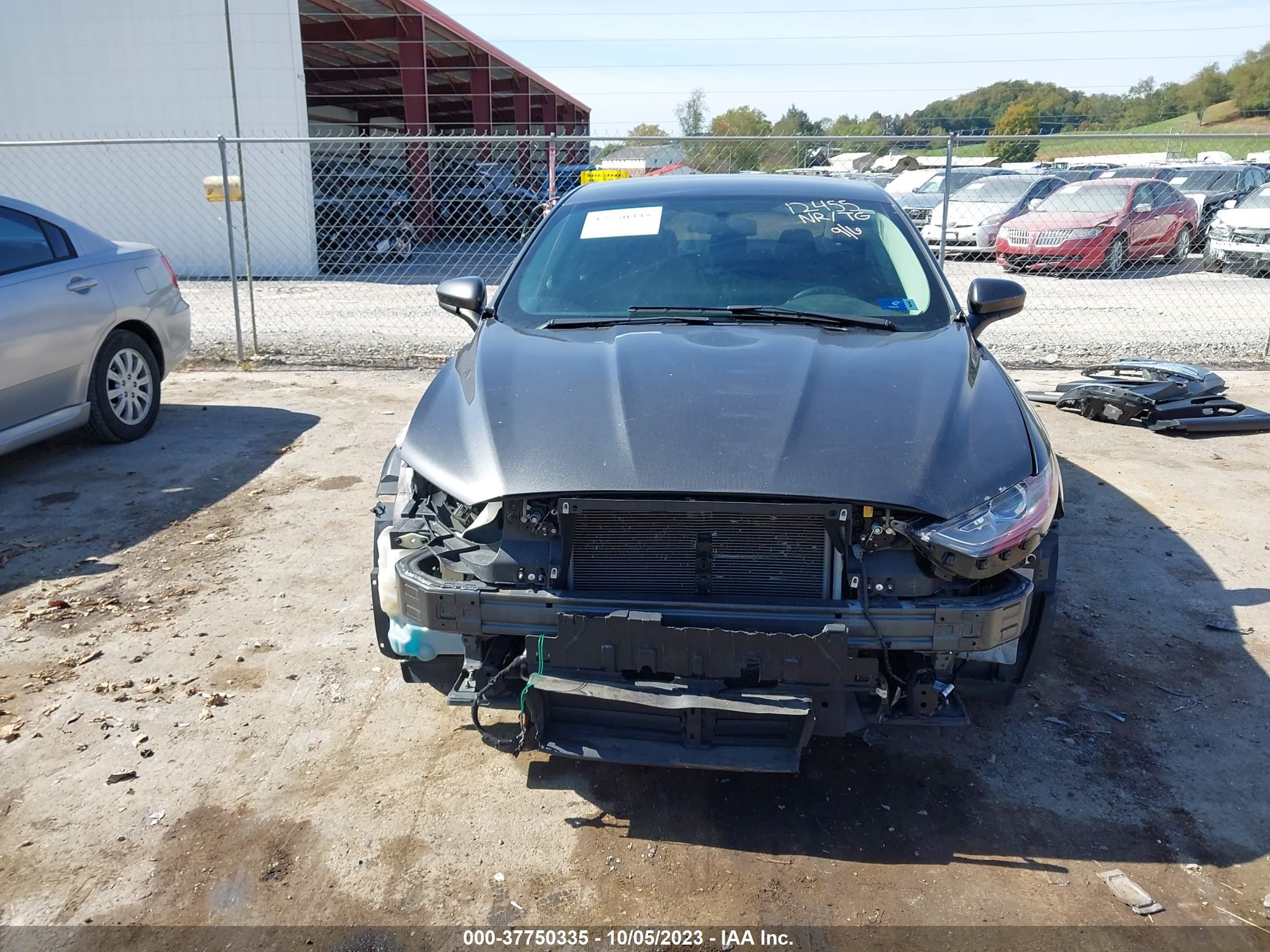 Photo 12 VIN: 3FA6P0H79JR125660 - FORD FUSION 