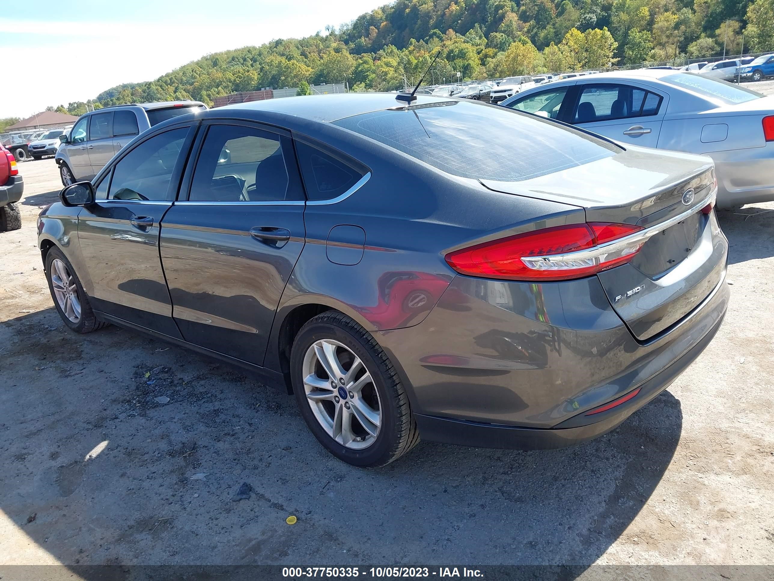 Photo 2 VIN: 3FA6P0H79JR125660 - FORD FUSION 