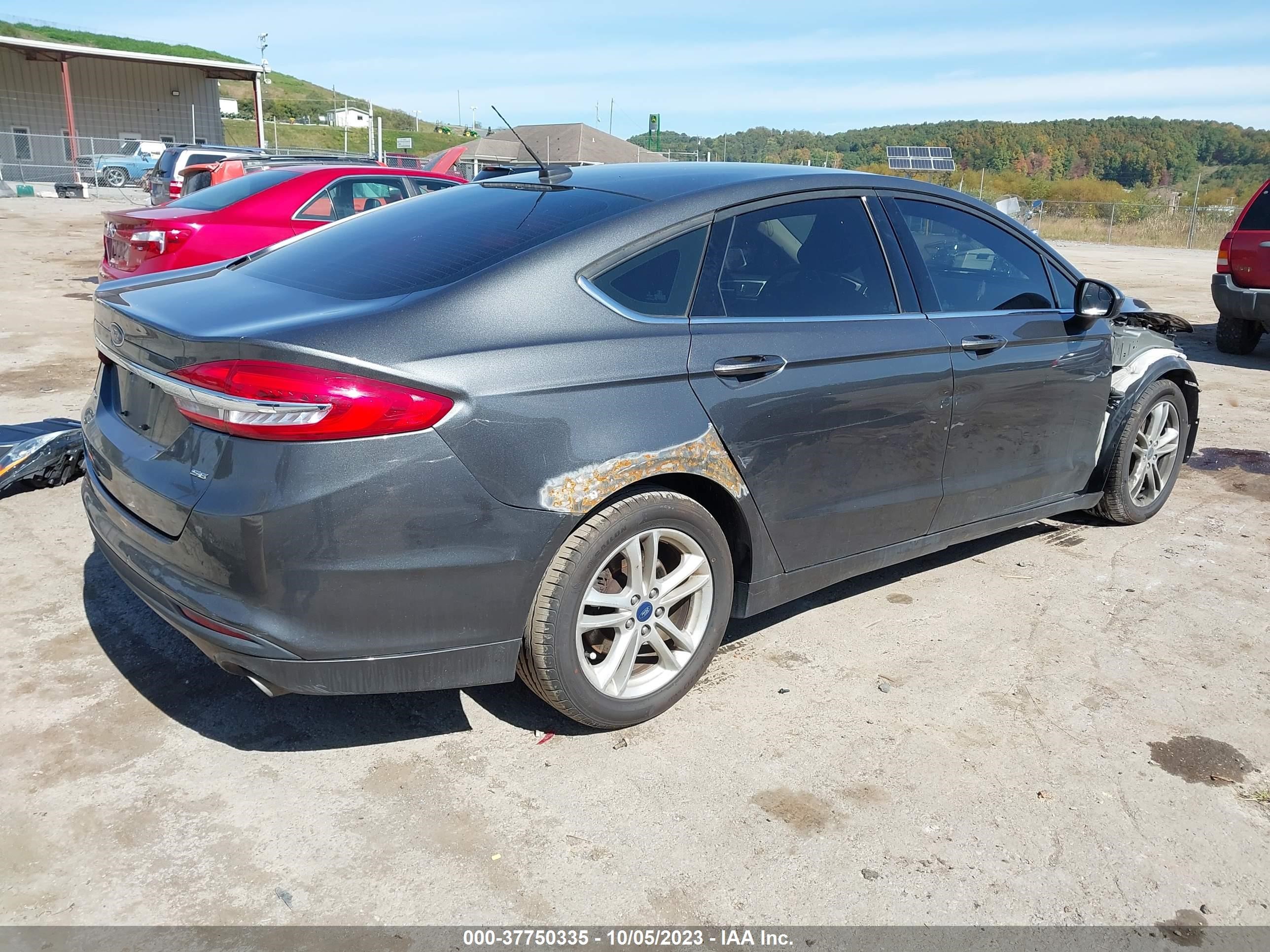 Photo 3 VIN: 3FA6P0H79JR125660 - FORD FUSION 