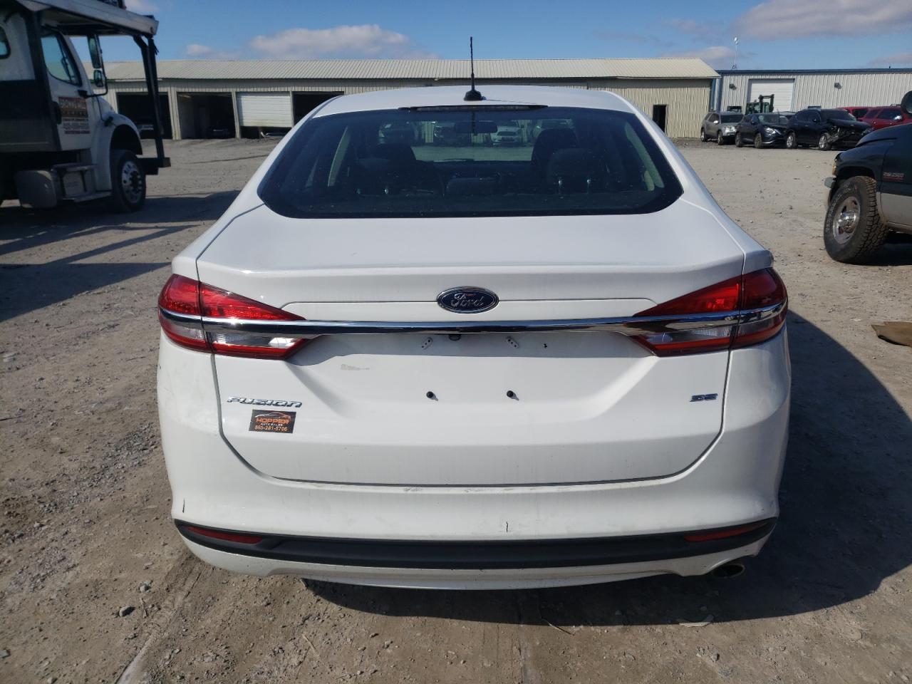 Photo 5 VIN: 3FA6P0H79JR159565 - FORD FUSION 