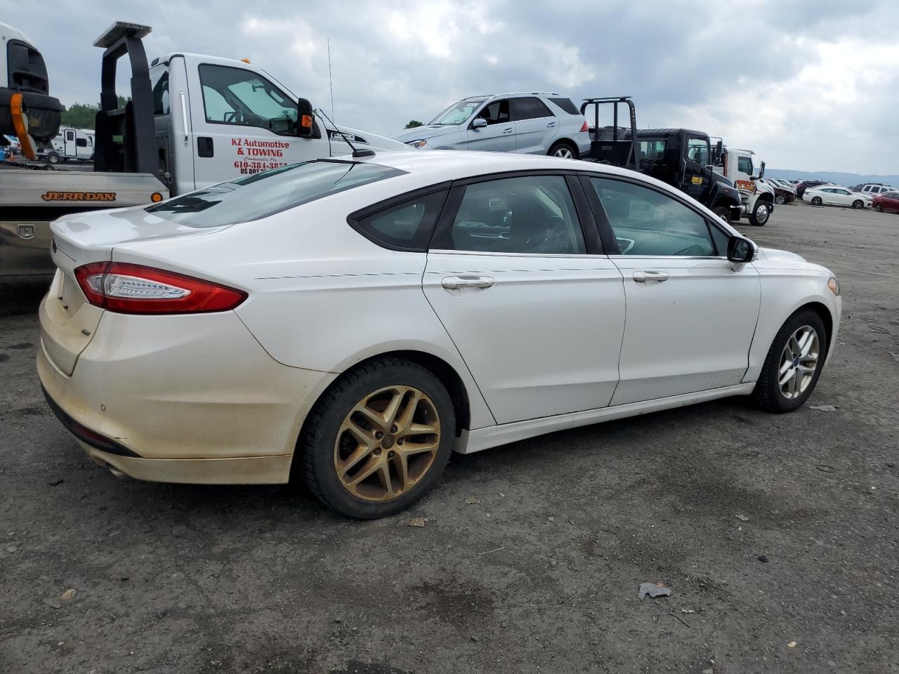 Photo 2 VIN: 3FA6P0H7XDR137336 - FORD FUSION 