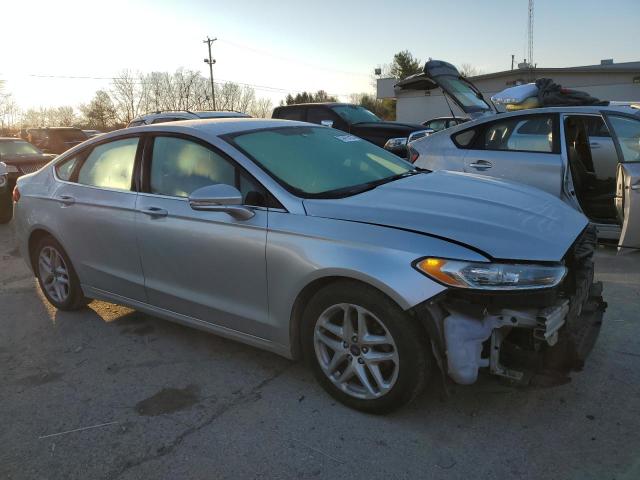 Photo 3 VIN: 3FA6P0H7XFR162644 - FORD FUSION SE 