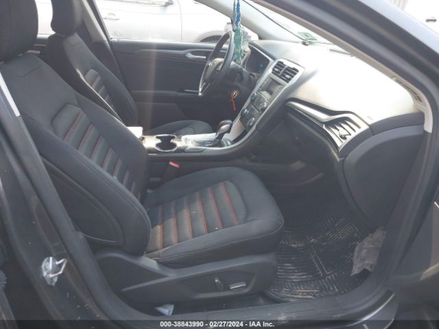 Photo 4 VIN: 3FA6P0H7XGR109198 - FORD FUSION 