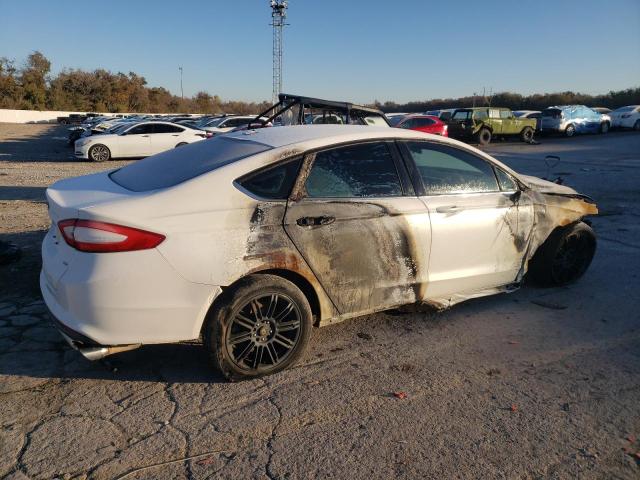 Photo 2 VIN: 3FA6P0H7XGR143402 - FORD FUSION SE 