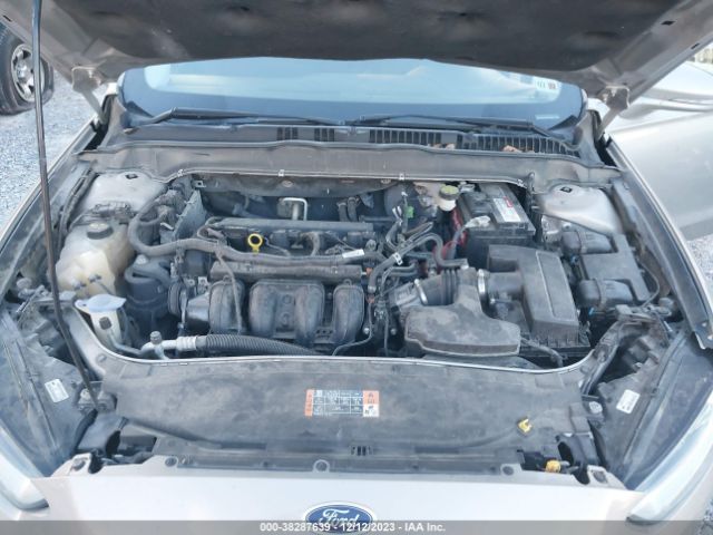 Photo 9 VIN: 3FA6P0H7XGR200620 - FORD FUSION 